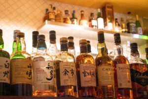 キャバクラのキープボトルとは？【キャバ用語解説】