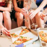 女性が男性に出す脈ありサインまとめ【キャバ嬢動画まとめ】
