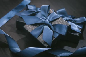 キャバ嬢へのプレゼントとは【キャバ用語解説】