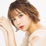 キャバ嬢があそこをぐりぐりされながら接客!?【キャバ嬢動画まとめ】