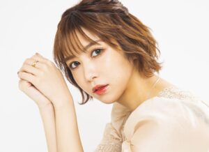 キャバ嬢があそこをぐりぐりされながら接客！？【キャバ嬢動画まとめ】