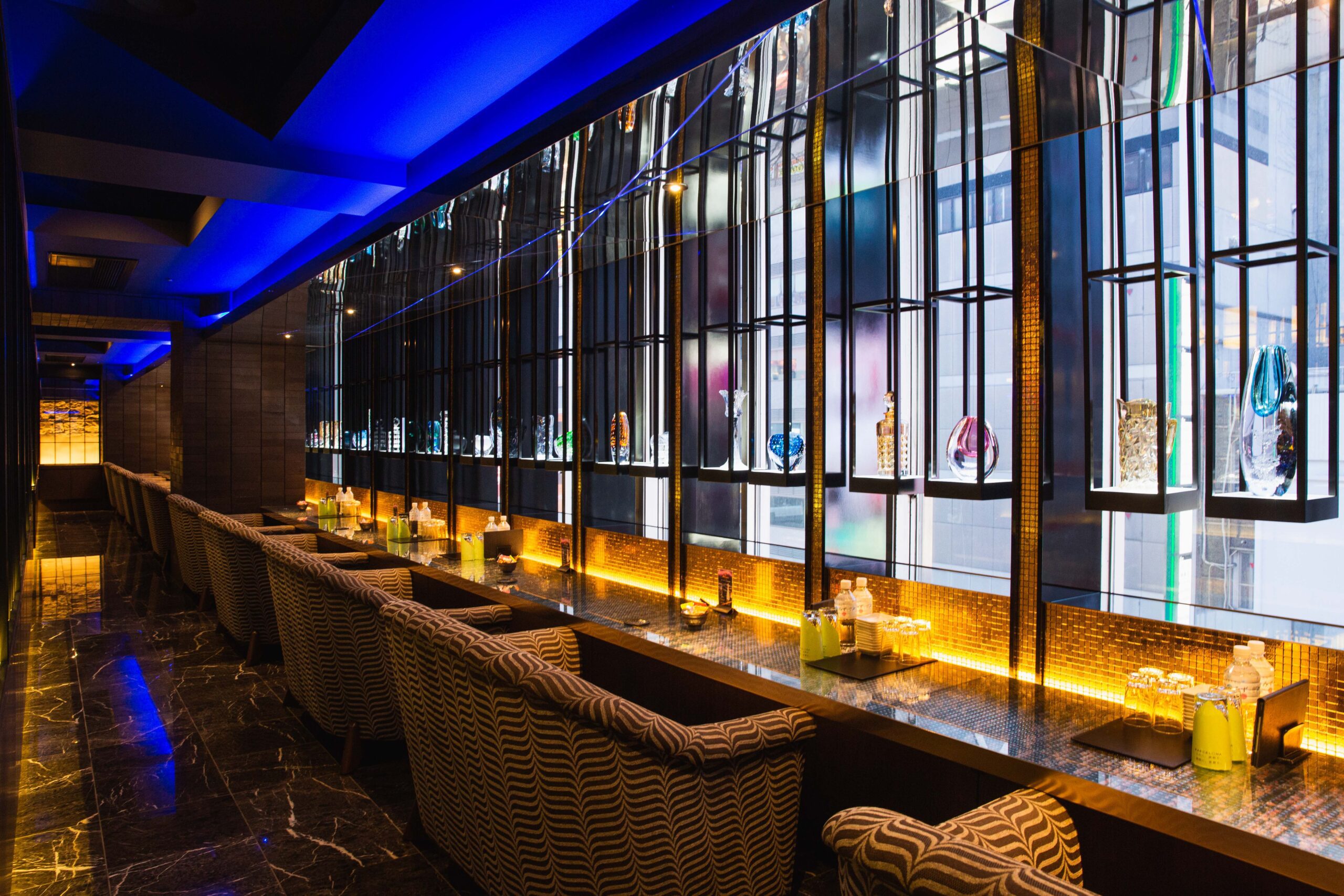 接客スタイルと店内の雰囲気の違い