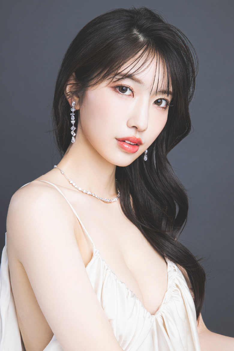 福岡中洲キャバクラ BARCELONA桃李（とうり） 湊 ゆな1