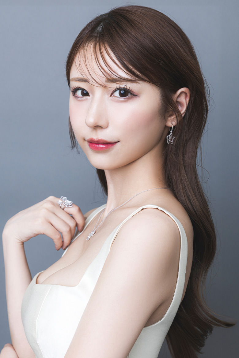 すすきの札幌ニュークラブ・キャバクラ 桃李 皇 ゆりの